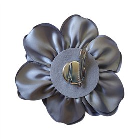 Przypinka broszka kwiat satynowy szary fi 18cm