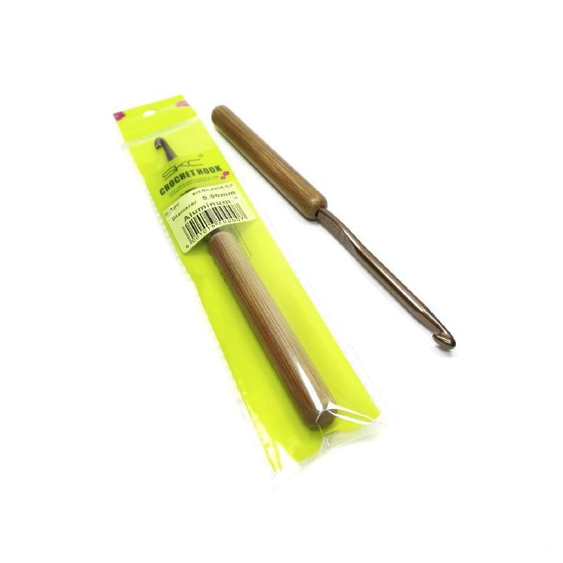 Szydełko aluminiowe z bambusową rączką 5,00mm x 17cm